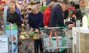 Câți pensionari vor beneficia de VOUCHERELE pentru alimentele de bază 