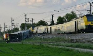 Un tren a DERAIAT în Austria. O persoană a murit, alte zeci sunt rănite