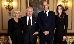 Casa regală britanică a publicat prima fotografie a regelui Charles III cu Regina consoartă, alături de Prințul și Prințesa de Wales