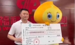 De frica soției, un chinez s-a DEGHIZAT când și-a ridicat premiul la Loto