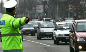 Circulație restricționată în zona Pieței Unirii din cauza tasării periculoase a sistemului rutier