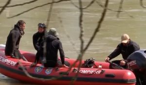 A fost GĂSIT corpul unuia dintre cei patru DISPĂRUȚI în râul Mureș, după ce s-au răsturnat cu barca