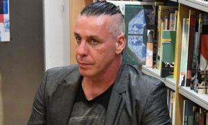 SCANDAL.Till Lindemann, solistul Rammstein, acuzat de 10 femei că le-ar fi agresat sexual