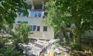 EXPLOZIE într-un apartament din București. Un bărbat a fost transportat la spital, 30 de locatari au fost evacuați