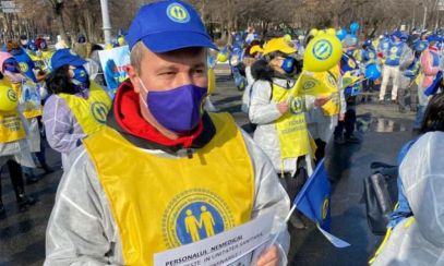 PROTESTE ale sindicaliștilor din Sănătate în Capitală: “Fără noi, Covid-ul e pe voi”