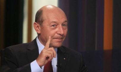 Traian Băsescu CRITICĂ sporurile bugetarilor: ”E un furt! Ar fi trebuit lăsați să lucreze cu creionul chimic”