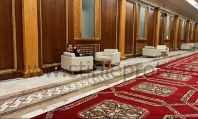 UPDATE. Ministrul Sănătății, Vlad Voiculescu, surprins fără mască pe față pe holurile Parlamentului