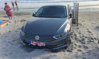 Amendă de 2000 de euro pentru un turist care a intrat cu mașina pe plajă