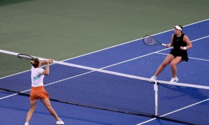 Simona Halep, ÎNVINSĂ de Jelena Ostapenko în semifinalele de la Dubai