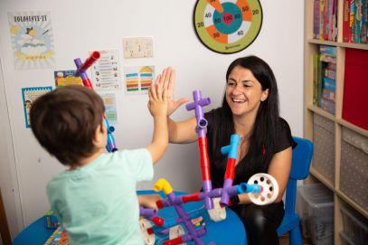 5 din 10 copii cu autism pot fi COMPLET RECUPERAȚI dacă urmează terapia ABA în primii 2 ani de viață