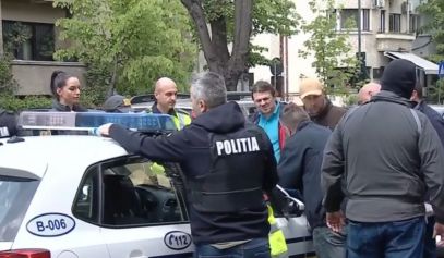 Poliţiştii din Bucureşti, prinşi în flagrant când primeau ȘPAGĂ, au fost DENUNȚAȚI de un coleg cercetat tot pentru mită