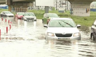 Cluj-Napoca, sub ape! Străzi inundate după o ploaie torențială